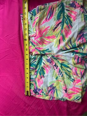 Pink Lily Tropical Leaf Print Women's Shorts - Pink, Green, Blue